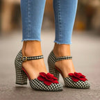 Tacones anchos de cuadros con detalle de rosa