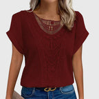 Blusa con detalle de encaje y corte holgado de verano