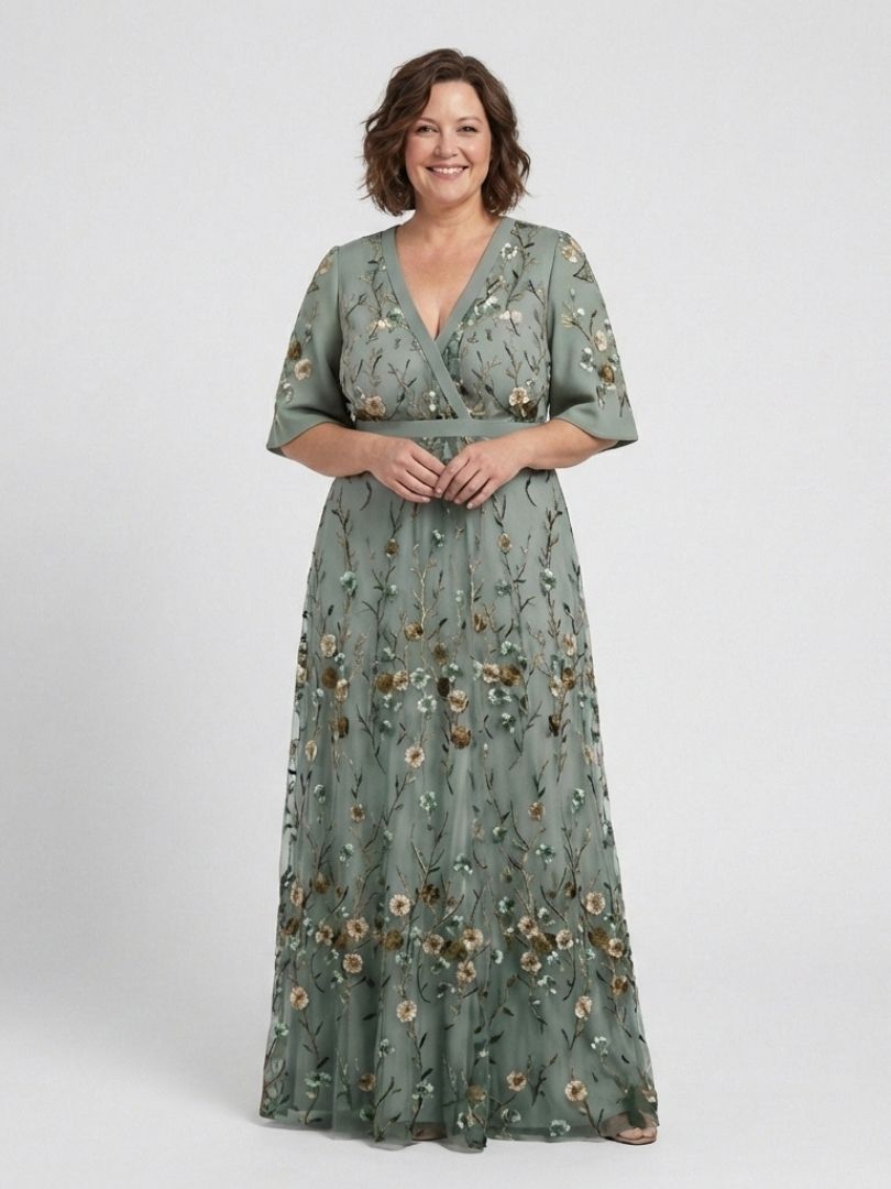 Vestido largo de malla floral con cuello de pico y mangas transparentes