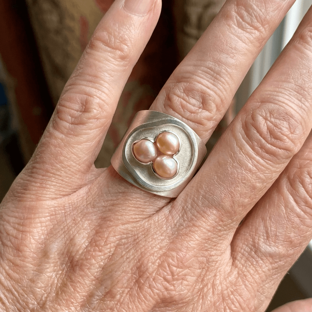 Vintage-Style Faux Pearl Nest Ring in Silver Colour