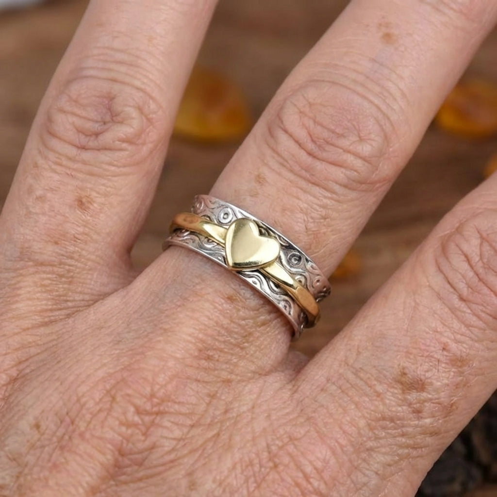 Vintage-Style Patterned Heart Spinner Ring with Two-Tone Finish