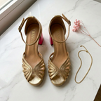 Tacones de punta abierta con plantilla acolchada y tira al tobillo
