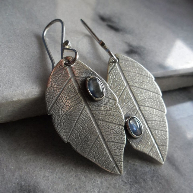 Vintage-Style Leaf Earrings with Dark Stone in Silver Colour