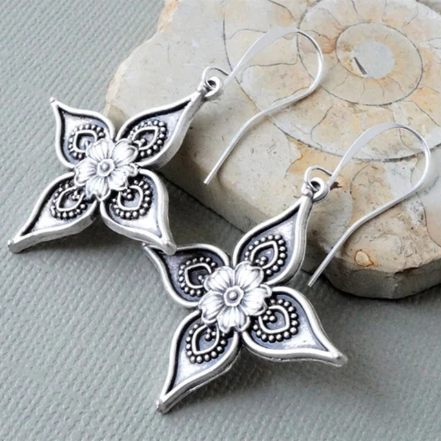 Vintage-Style Four-Petal Blossom Earrings in Silver Colour