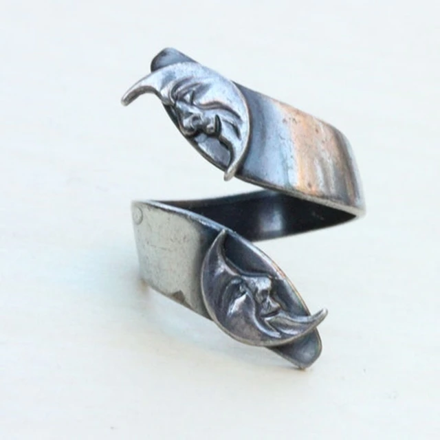 Vintage-Style Spiral Moon Ring with Celestial Design