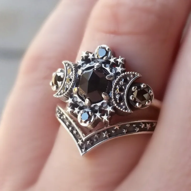 Vintage-Style Black Stone Ring with Bold Contrast in Silver Colour