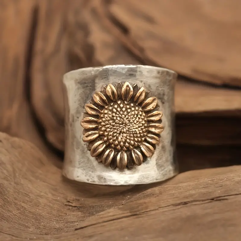Vintage-Style Sunflower Ring with Bright Bloom in Silver Colour