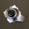 Vintage-Style Flower Ring with Dark Crystal in Silver Colour