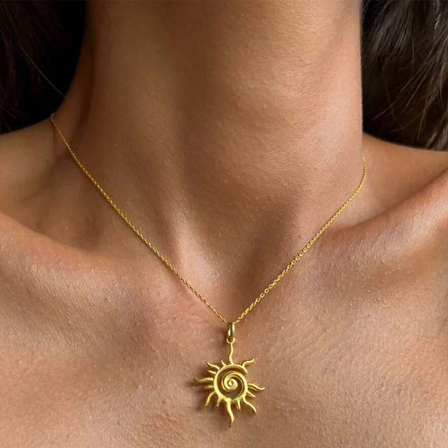 Vintage-Style Sun Pendant Necklace in Gold Colour with Warm Rays