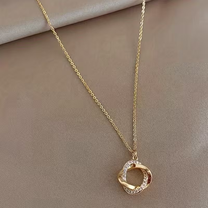 Modern Rope Chain Necklace with Twisted Texture and Bright Shine