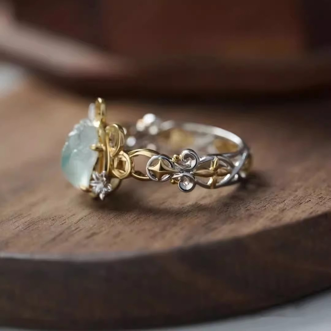 Vintage-Style Two-Tone Ring with Moon Crystals and Celestial Feel