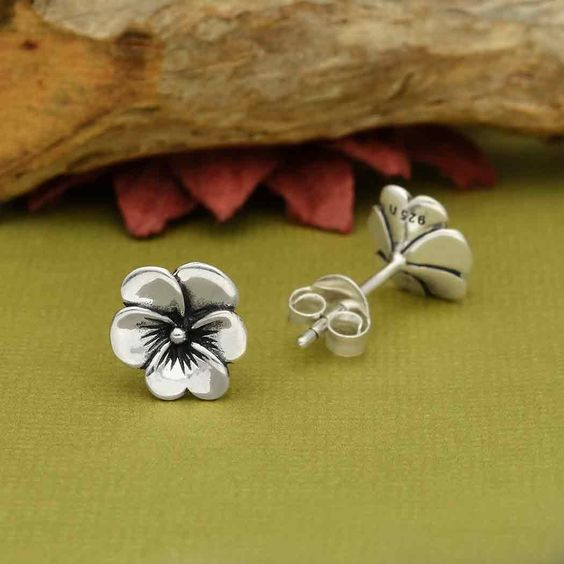 Blomstift i vintagestil i silverfärg