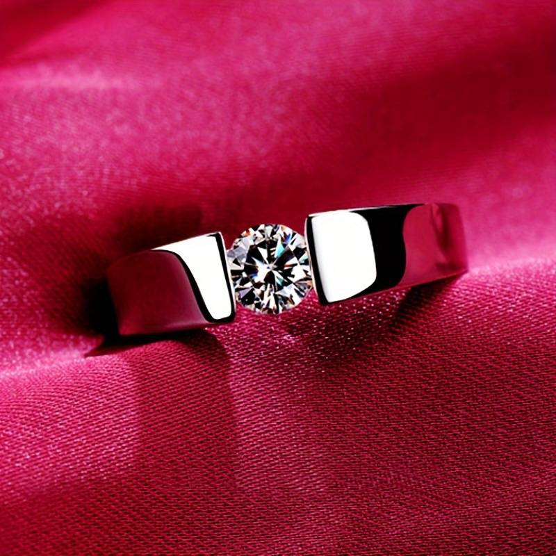 Vintage-Style Bright Glass Stone Ring in Silver Colour