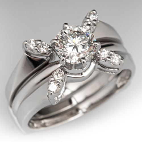 Vintage-Style Crystal and Zirconia Ring in Silver Colour
