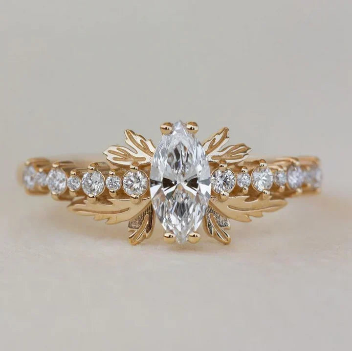 Vintage-Style Zirconia Ring with Sparkling Setting in Gold Colour