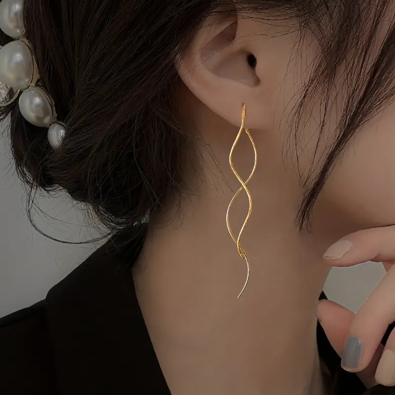 Vintage-Style Wavy Dangle Earrings with Fluid Movement