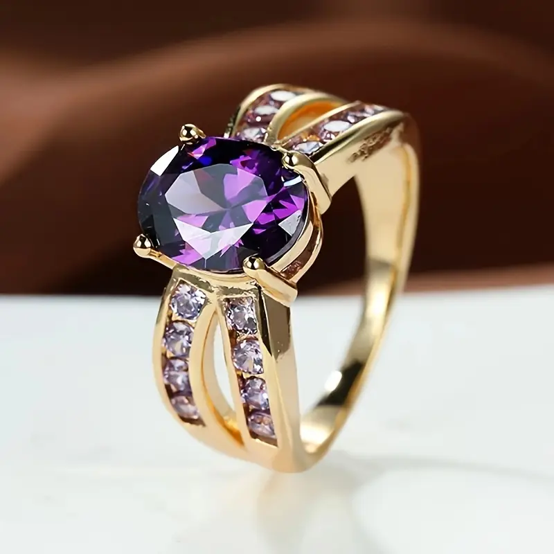 Vintage-Style Violet Zirconia Ring with Setting in Gold Colour