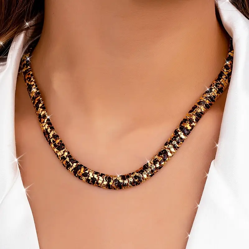 Leopard-Pattern Spotted Stone Pendant Necklace with Bold Markings