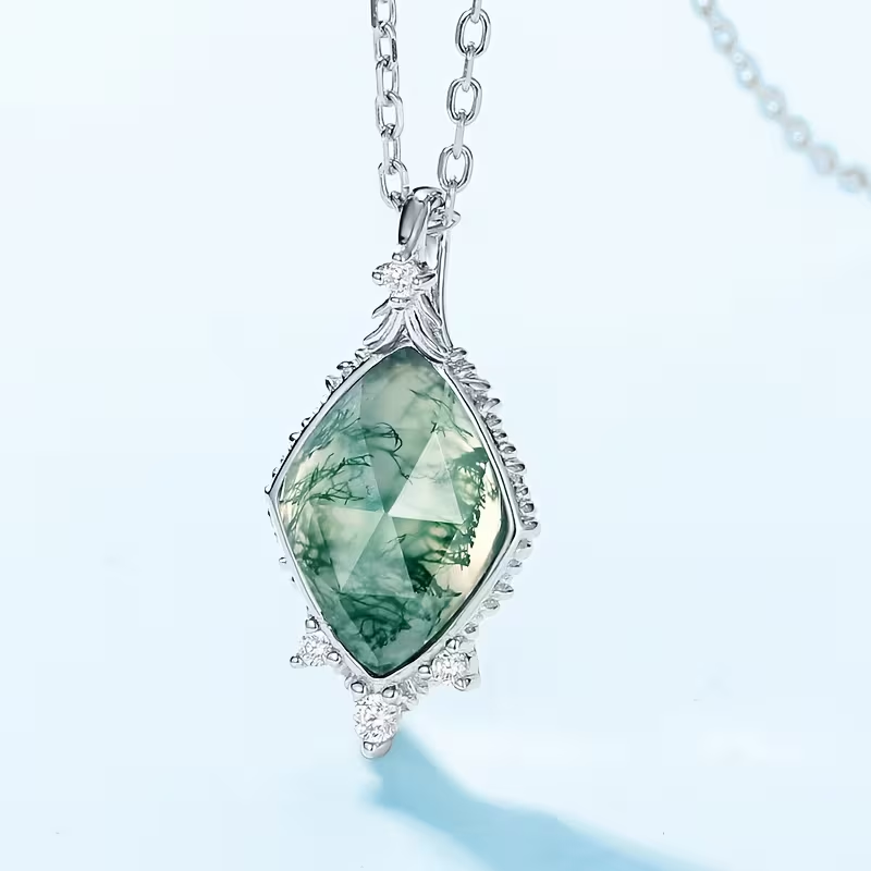 Green Moss-Pattern Stone Necklace with Nature Theme