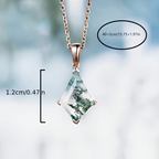 Geometriskt halsband med droppe av grön sten med mossmönster