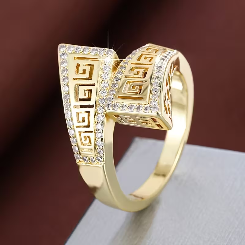 Vintage-Style Zirconia Ring with Tribal-Inspired Pattern
