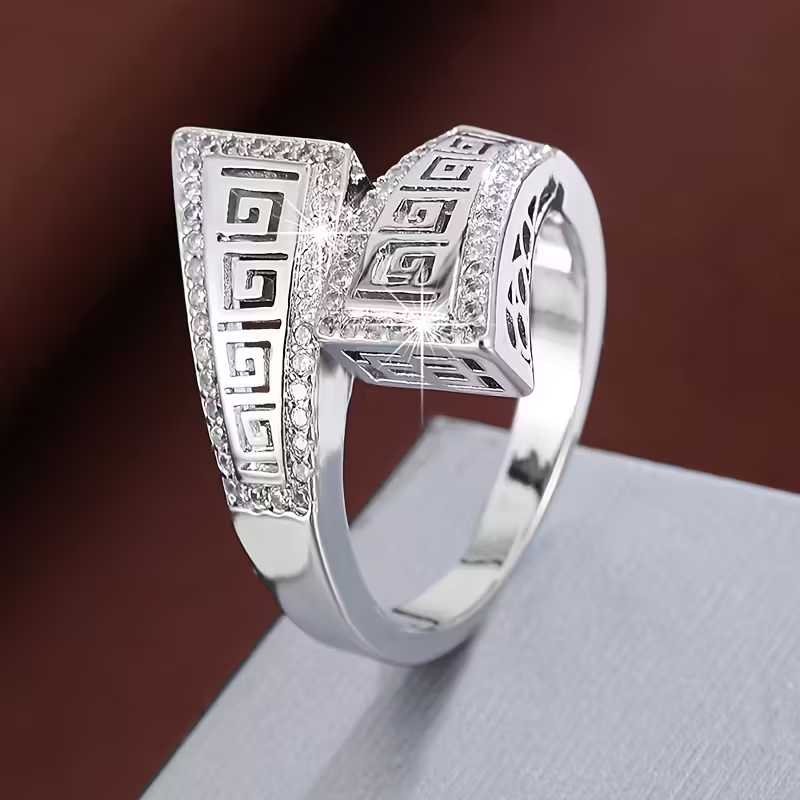 Vintage-Style Zirconia Ring with Tribal-Inspired Pattern