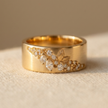 Wide Zirconia Leaf Ring with Vintage Style in Gold Colour