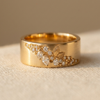 Wide Zirconia Leaf Ring with Vintage Style in Gold Colour