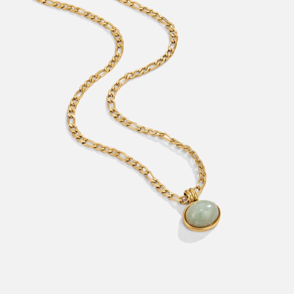 Halsband med stenhänge och slät yta i naturlig look
