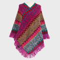 Poncho de punto de estilo boho con un ajuste holgado y acogedor