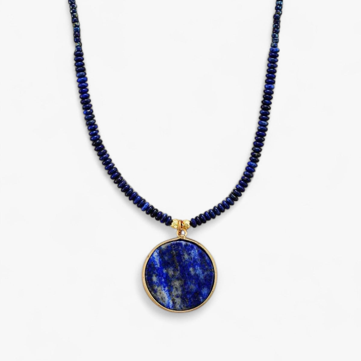 Handgjort hänghalsband i lapis lazuli med naturlig sten