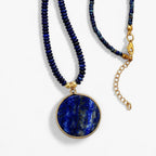 Handgjort hänghalsband i lapis lazuli med naturlig sten