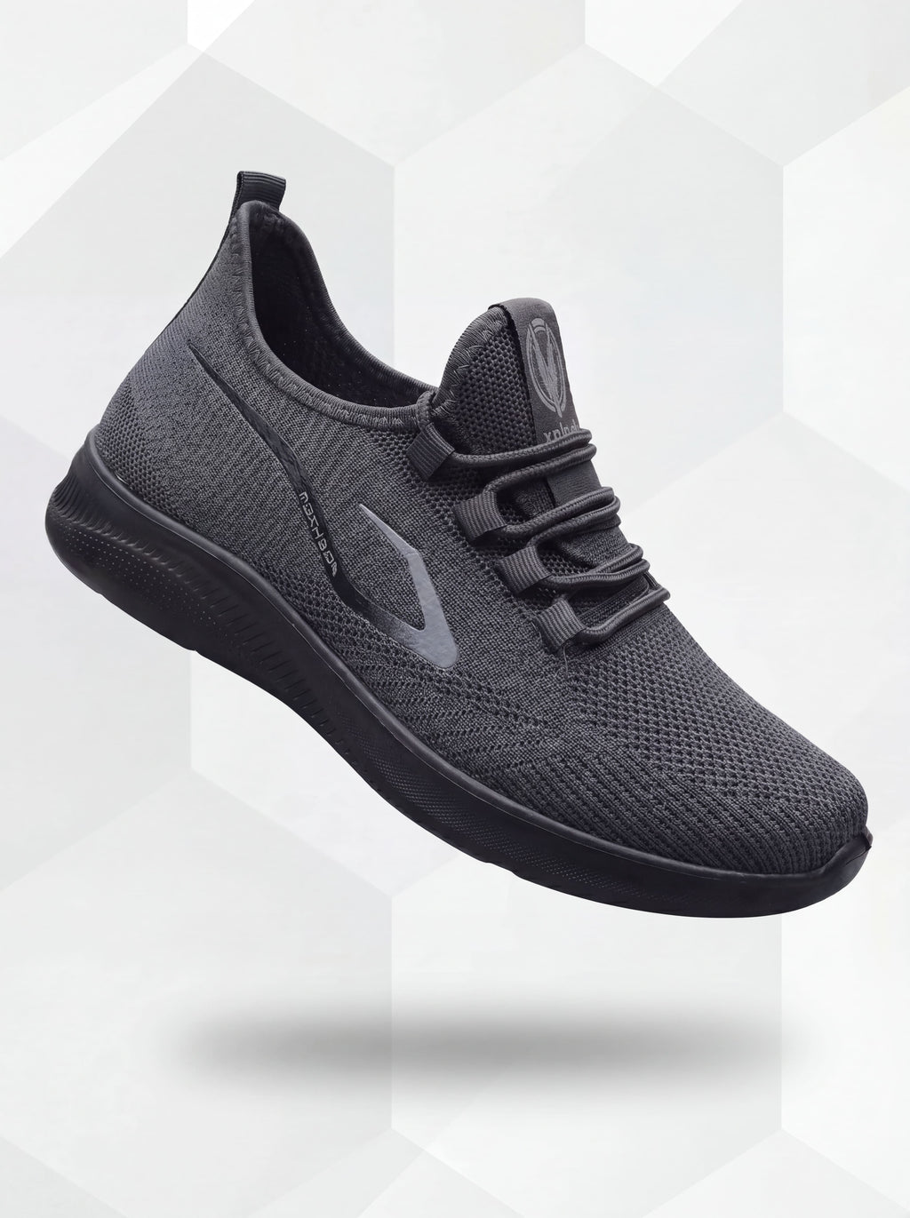 Sneakers i sportklass som andas, med elastisk sula för herr