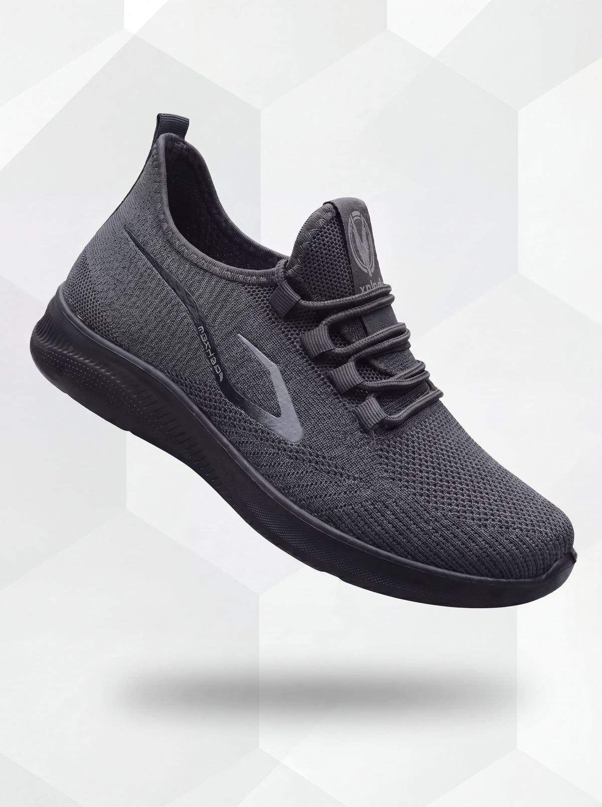 Sneakers i sportklass som andas, med elastisk sula för herr