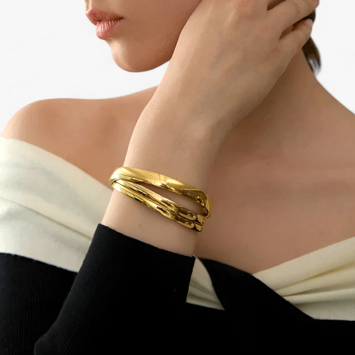 Pulsera de acero inoxidable resistente al agua con diseño redondo y liso