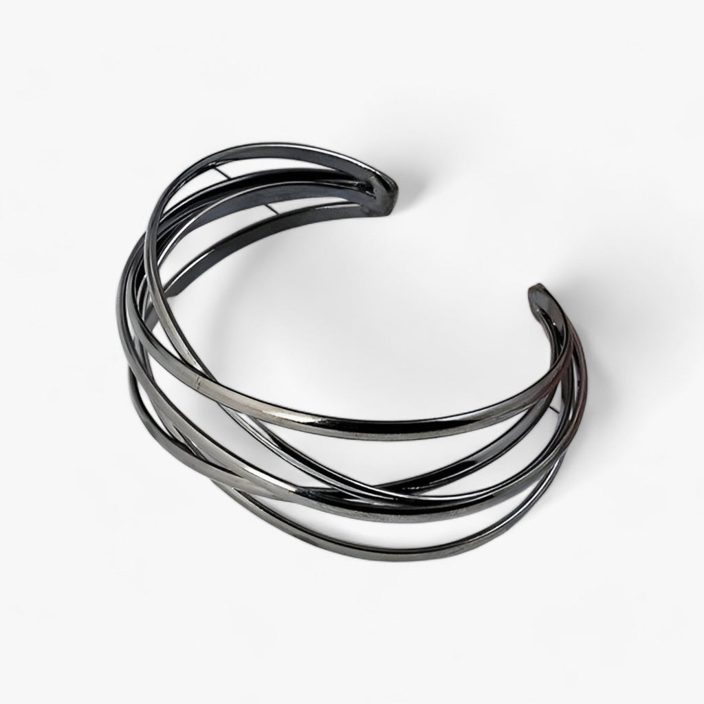 Brazalete abierto calado con diseño ajustable en aleación