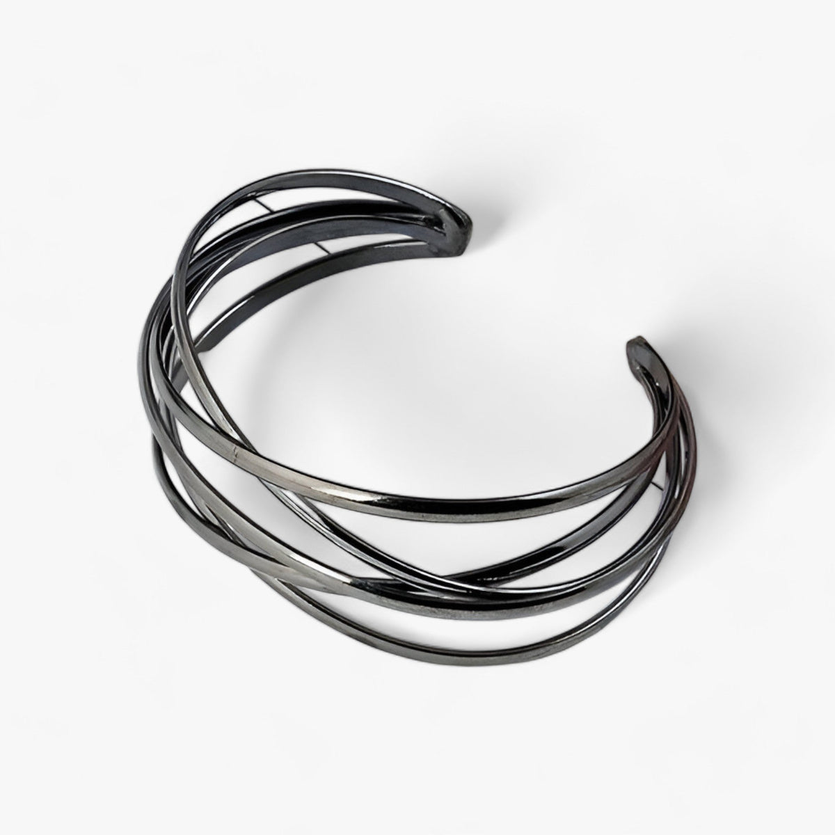 Brazalete abierto calado con diseño ajustable en aleación