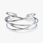 Brazalete abierto calado con diseño ajustable en aleación