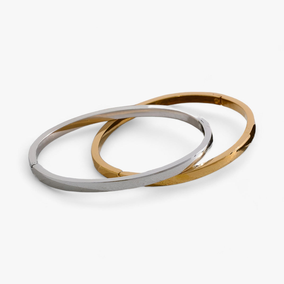 Pulsera de acero inoxidable resistente al agua con diseño redondo y liso
