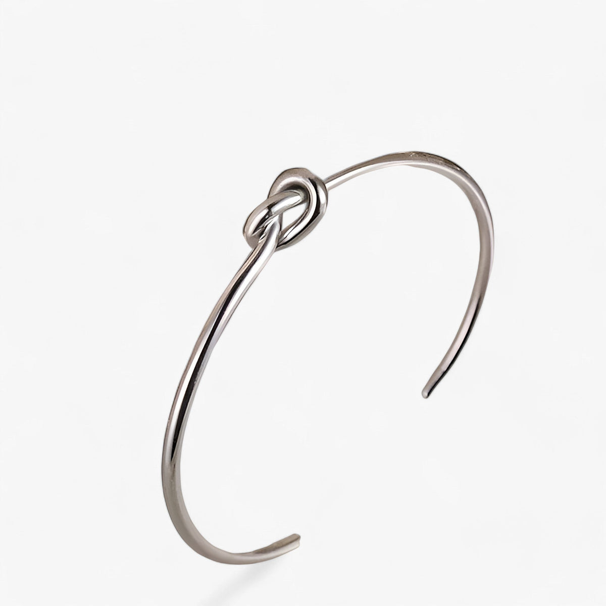 Pulsera llamativa de acero inoxidable con trenzado retorcido