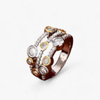 Anillo bicolor vintage con circonita cúbica brillante en el centro
