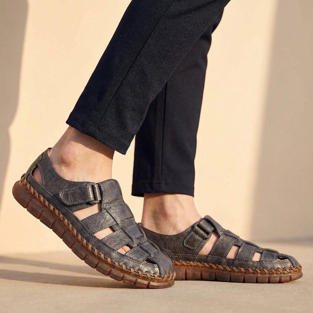 Sandalias de hombre perforadas con suela texturizada