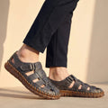 Sandalias de hombre perforadas con suela texturizada