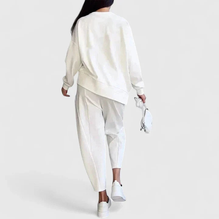 Two Piece Set with Long Sleeves and Relaxed Cut