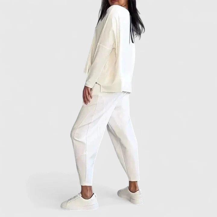 Two Piece Set with Long Sleeves and Relaxed Cut