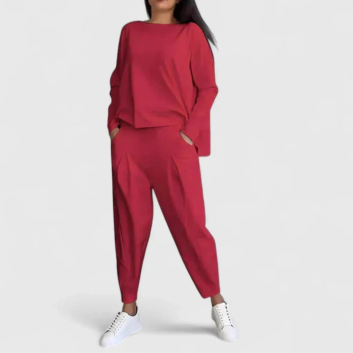 Two Piece Set with Long Sleeves and Relaxed Cut