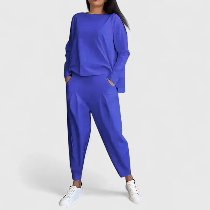 Two Piece Set with Long Sleeves and Relaxed Cut