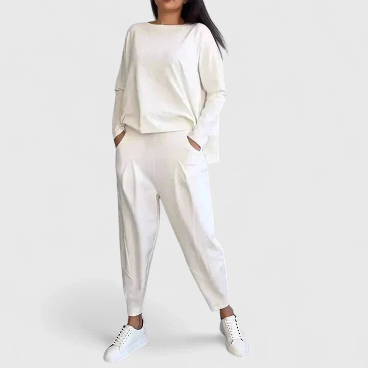 Two Piece Set with Long Sleeves and Relaxed Cut