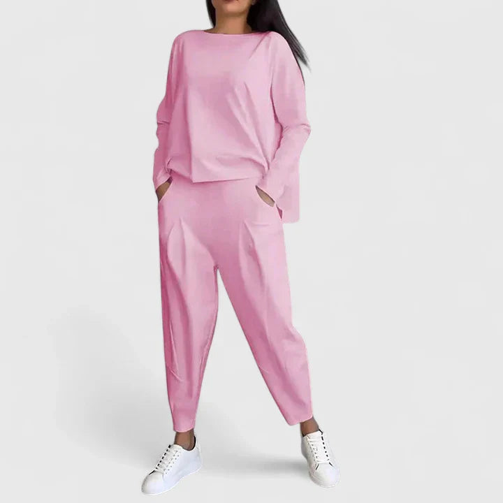 Two Piece Set with Long Sleeves and Relaxed Cut