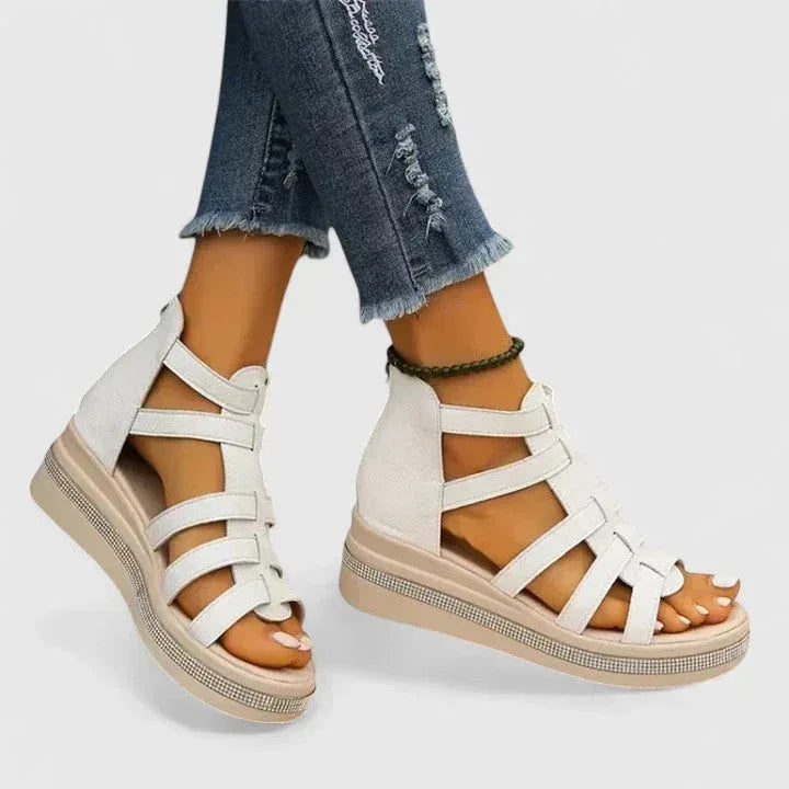 Sandalias de cuña con apliques y plantilla acolchada